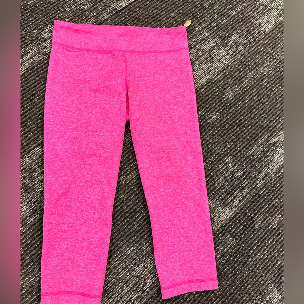 Pink, Under Armour, capri leggings, size medium